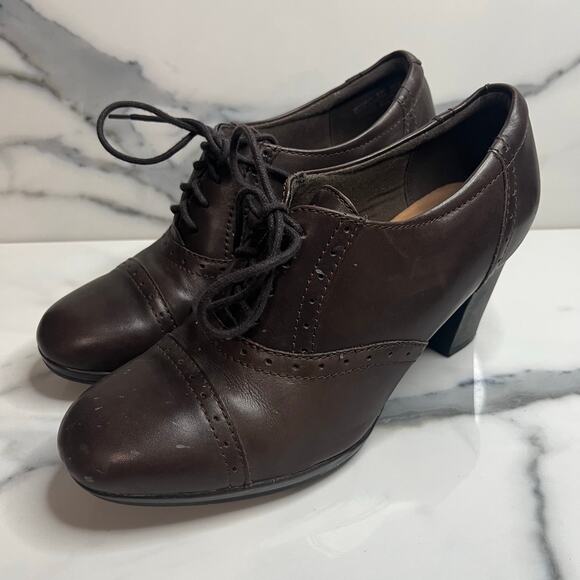 Clarks Women's Brown Leather Academia Witchcore Oxford Lace Up Booties Sz 8 - Picture 3 of 7
